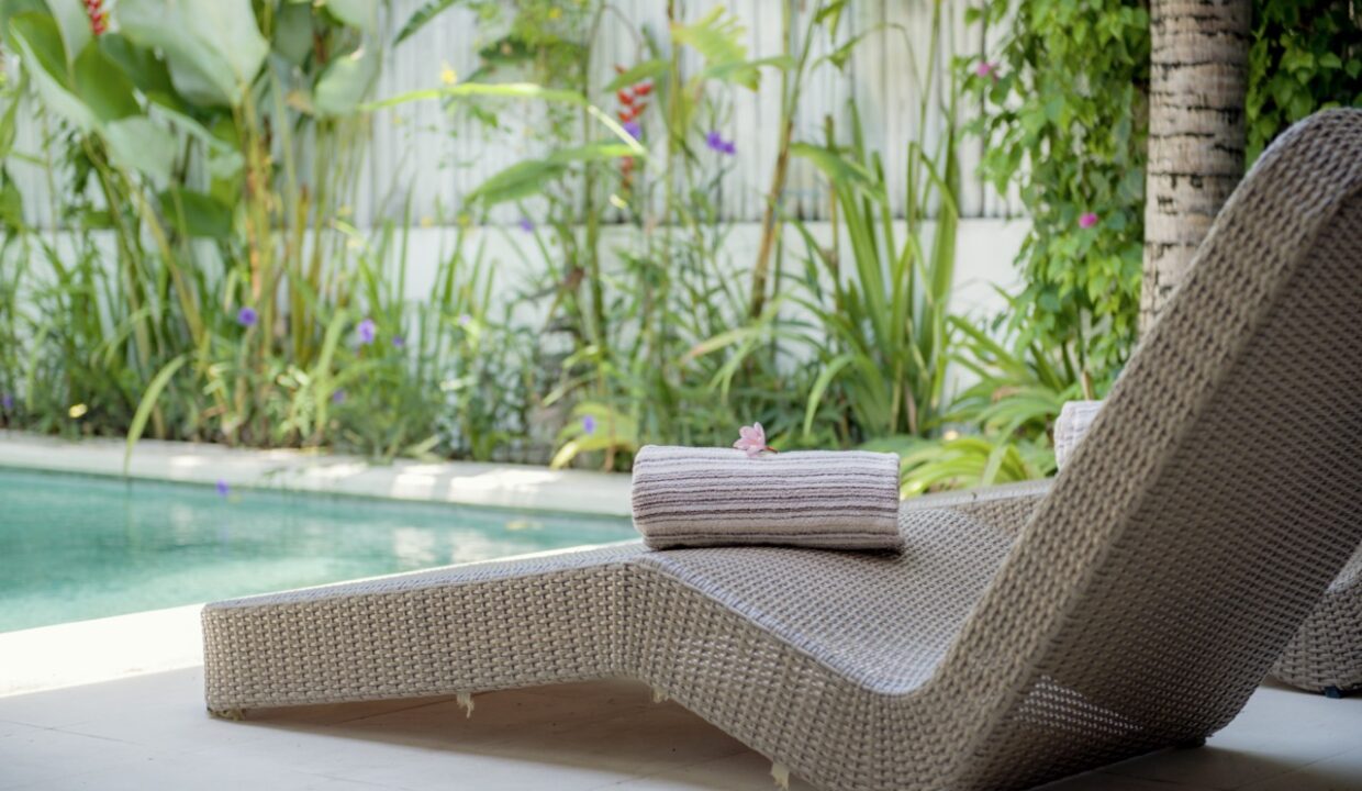 31-Villa Tara-lazy chair Large