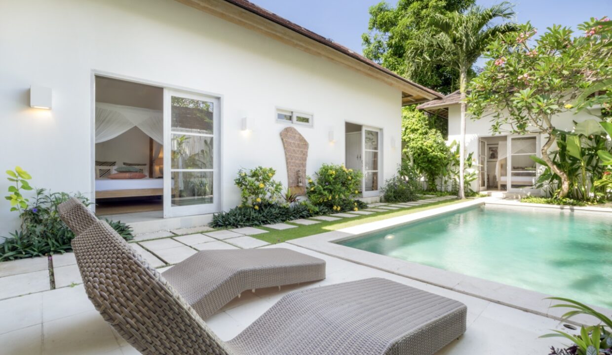 5-Villa Tara-pool chair Large