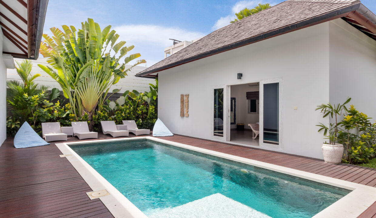 Hiburan 2 - Pool Daylight 2