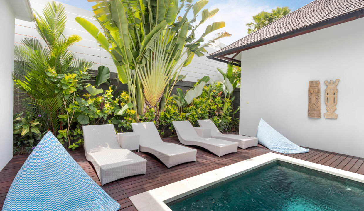 Hiburan 2 - Pool Daylight 4