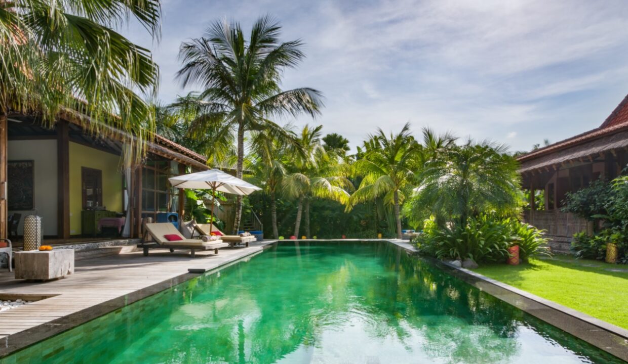 Villa Desa Roro - swimming pool - 2 Large