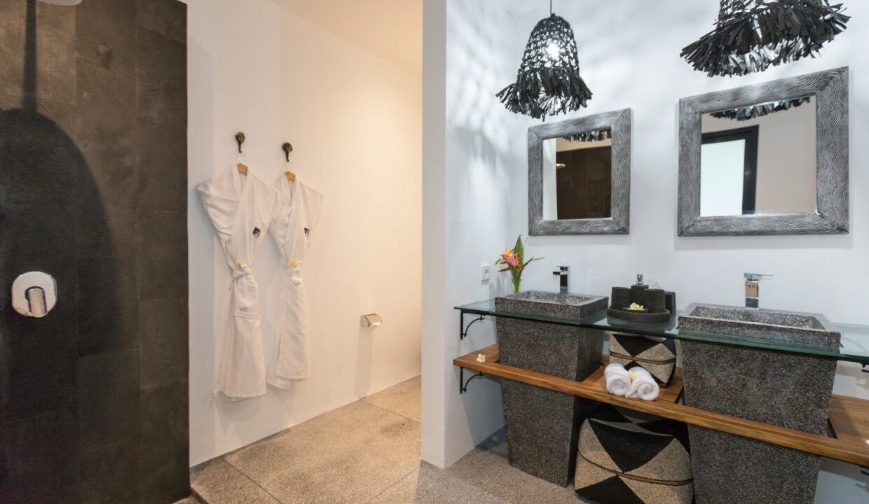 Villa Zebra Bathroom4-1818