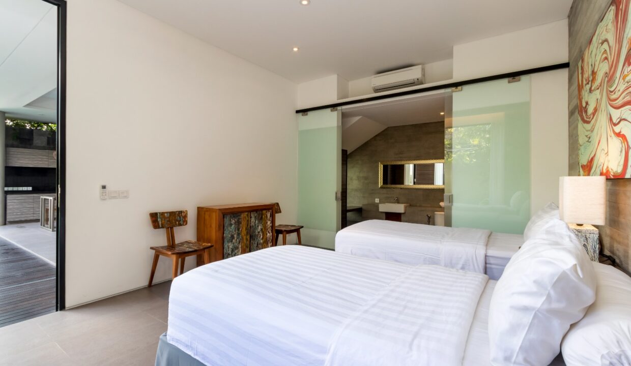 WhatsApp Image 2024-05-14 at 15.32.47 (11)