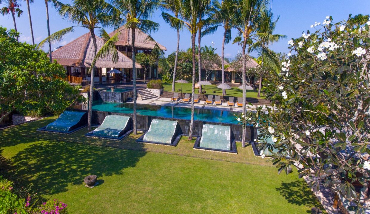 Villa Mary Canggu - Luxury Beachfront Villa (16)