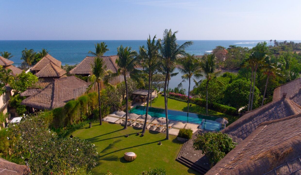 Villa Mary Canggu - Luxury Beachfront Villa (5)
